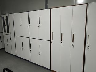 Cina Bahan SPCC logam 3 pintu Kabinet lemari staf Loker furniture camlock pemasok